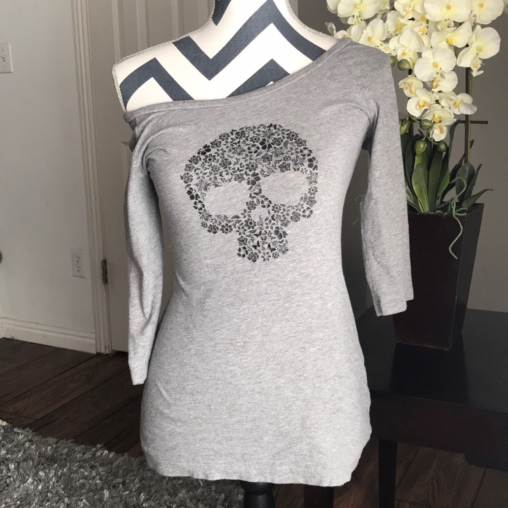 2 tops with Skull Design